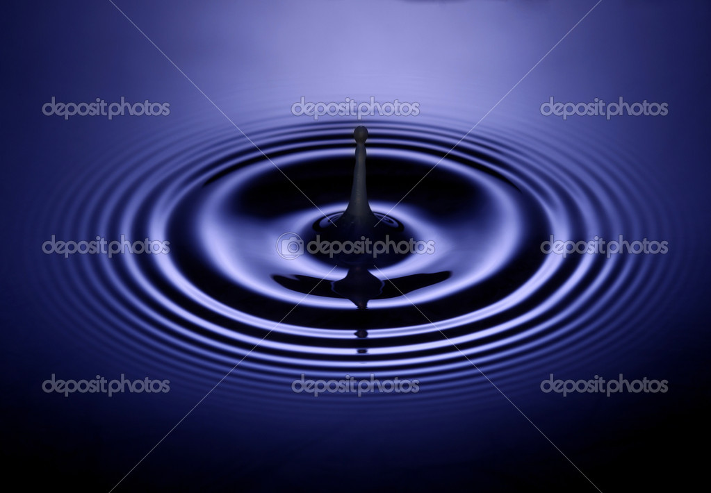 飞溅的水滴和波 图库照片 C Lucasbailen
