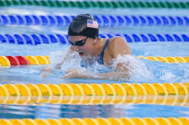 Kay: Dünya Su Sporları Şampiyonası - Kadınlar 100 metre kurbağalama final. Rebecca soni.