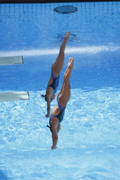 Div: WM-Finale der Frauen über 3 m. kelci bryant und ariel rittenhouse . — Stockfoto