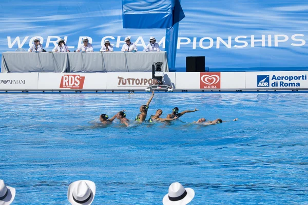 SWM : Natation sychronisée par équipe féminine au Championnat du monde — Photo