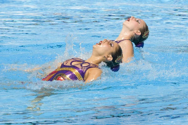 SWM: vodní mistrovství světa - synchronizované plavání. Nayara figueira a lara teixeira. — Stock fotografie