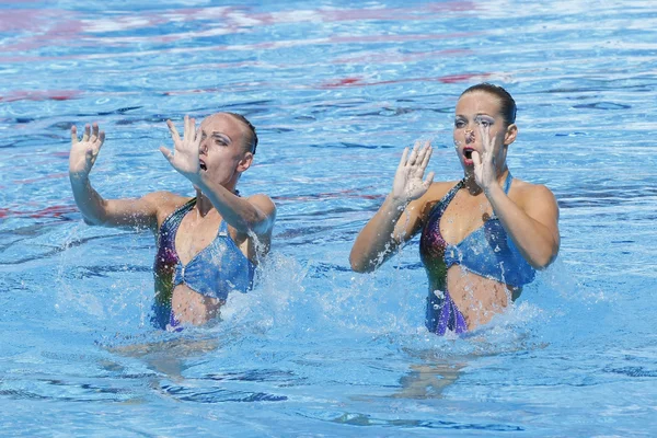Schwimmen: Weltmeisterschaften im Wasserschwimmen - Synchronschwimmen. sona bernardova und alzbeta dufkova . — Stockfoto
