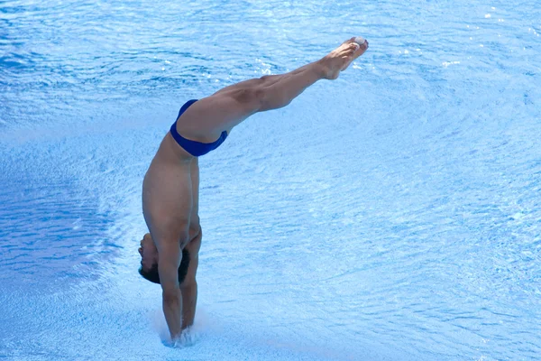 Div: finale 3m mannen duiken concurrentie. Yahel castillo. — Stockfoto