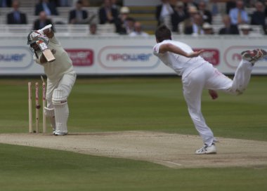 Kriket. İngiltere vs Bangladeş 1. test gün 3. Muhammed mahmudullah, james anderson