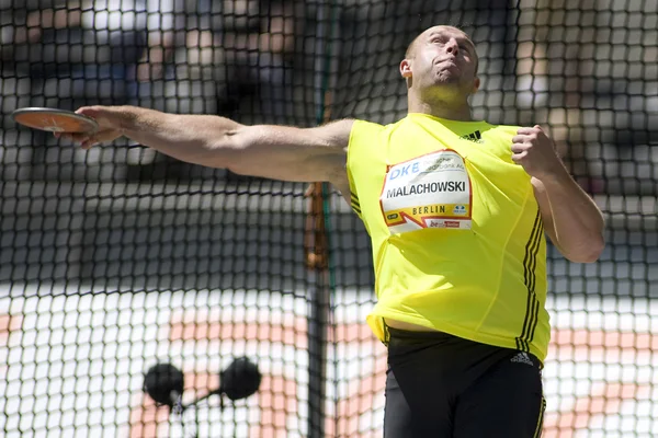 ATH: Berlin Golden League friidrott. Piotr Malachowski (Pol) tävlar i diskus — Stockfoto