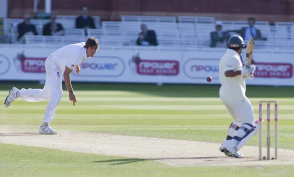 Cricket. Engeland vs bangladesh 1ste dag van de test 3. Steve finn, mohammad ashraful — Stockfoto