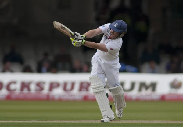 Kriket. İngiltere vs Bangladeş 1 test günü 1. eion morgan