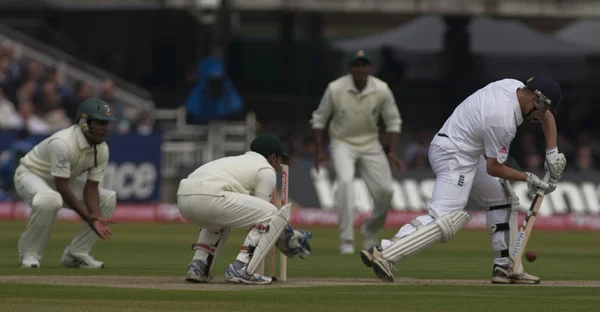 Kriket. İngiltere vs Bangladeş 1 test günü 1. johnathon trott — Stok fotoğraf