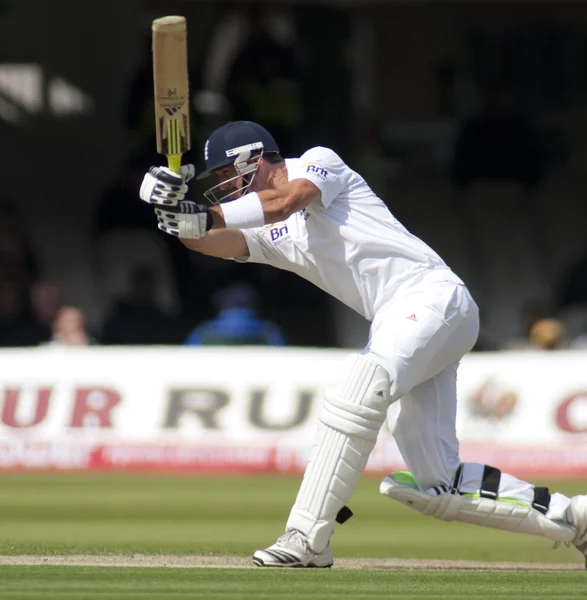 Cricket. england vs bangladesh 1. testtag 1. keven pietersen, shakib al hasan — Stockfoto