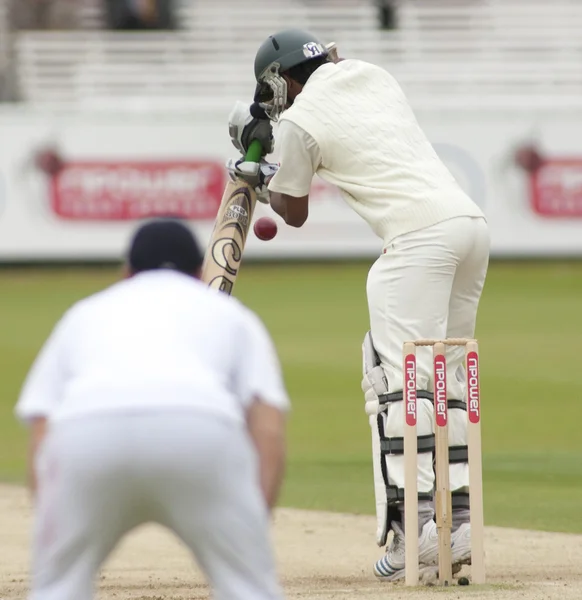 Kriket. İngiltere vs Bangladeş 1. test gün 3. Shakib el hasan, andrew strauss — Stok fotoğraf