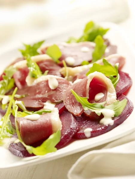 Entenbrust mit Rotkohl — Stockfoto