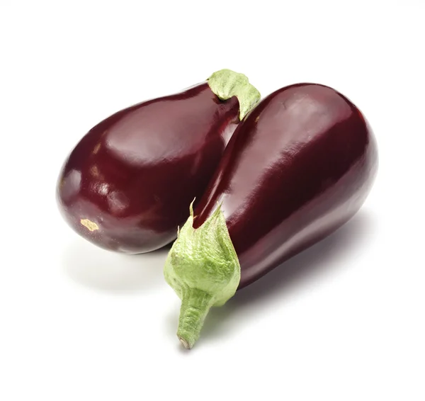 Twee aubergines op wit — Stockfoto