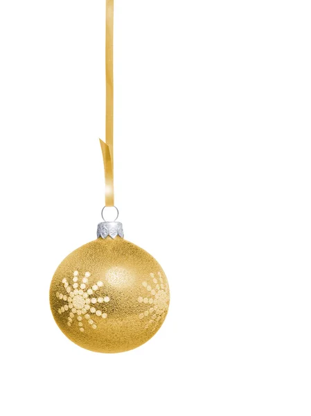 Złotą piłkę Bożego Narodzenia wiszące na sam kolor wstążki — Zdjęcie stockowe
