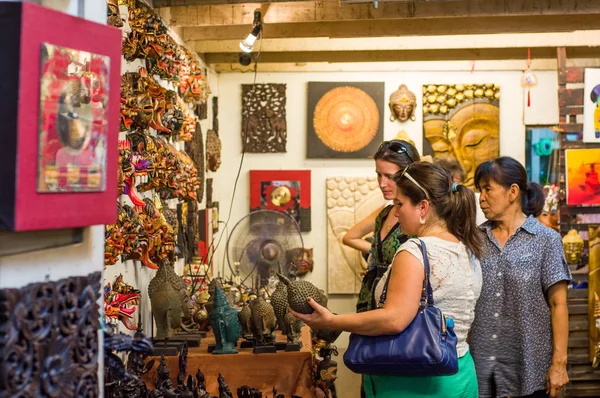 thachang markette alışveriş