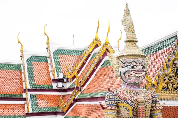 在泰国曼谷的扫管笏 pra keaw 巨人雕像 — 图库照片