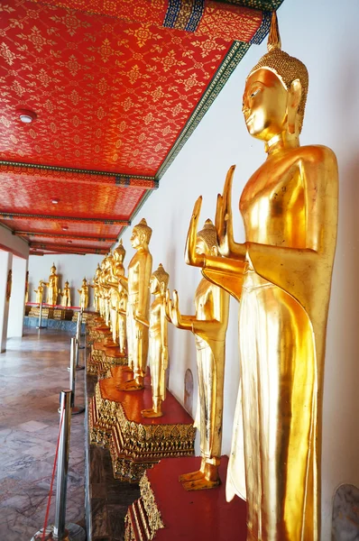 Buda dourado em Wat Pho Bangkok, Tailândia — Fotografia de Stock