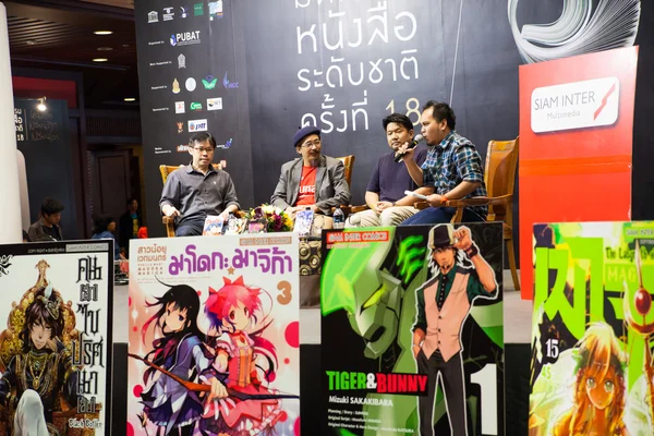 Bangkok, Tayland - 18 Ekim 2013: tanımlanamayan moderatör