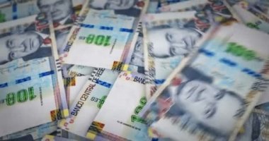 Peru Sol büyüyen para yığını. PEN banknotları dönüyor. Kusursuz ve döngülü finans kavramı, ekonomi krizi, enflasyon ve iş dünyası.