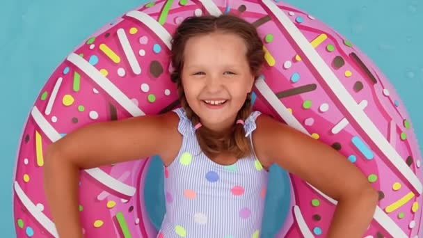 Little Girl Swimming Blue Water Sea Lying Inflatable Ring Summer — Stock video