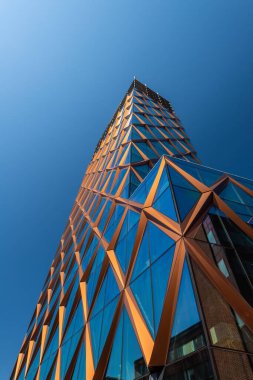 Göteborg, İsveç - 18 Nisan 2021: İnşaat sırasında yüksek katlı ofis inşaatı Kineum..