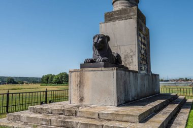Astorp, İsveç - 17 Temmuz 2021: Veliaht Prens Karl August 'un Kvidinge' deki ölüm yeri anıtı.