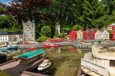Billund, Danimarka - 25 Haziran 2011: Legoland Billund 'daki Bergen Lego modeli.