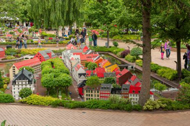 Billund, Danimarka - 26 Haziran 2011: Legoland Billund 'daki büyük şehir modeli.