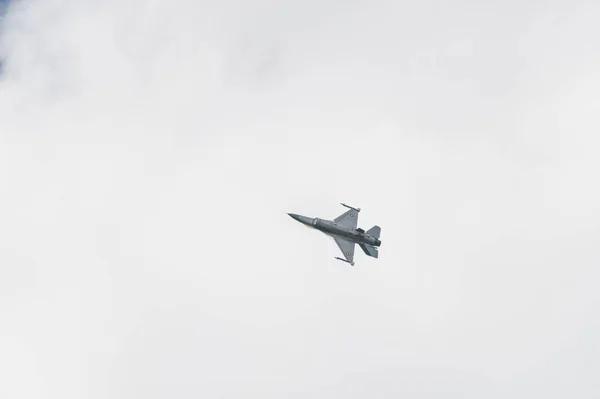 2010年8月29日 瑞典哥德堡 丹麦空军F 16型飞机飞越天空 — 图库照片