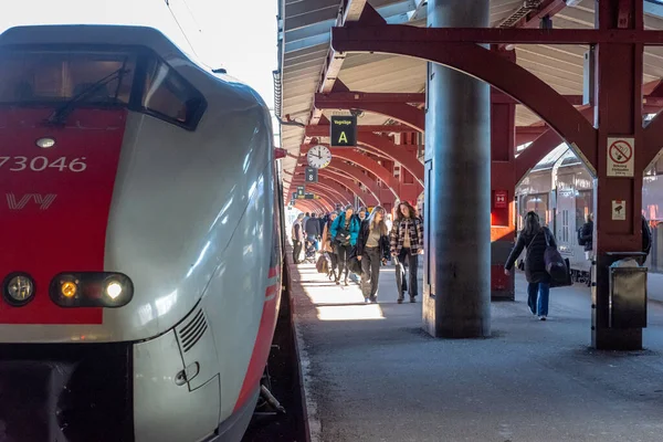 哥德堡 2022年3月12日 Vy列车到达哥德堡中央车站 — 图库照片
