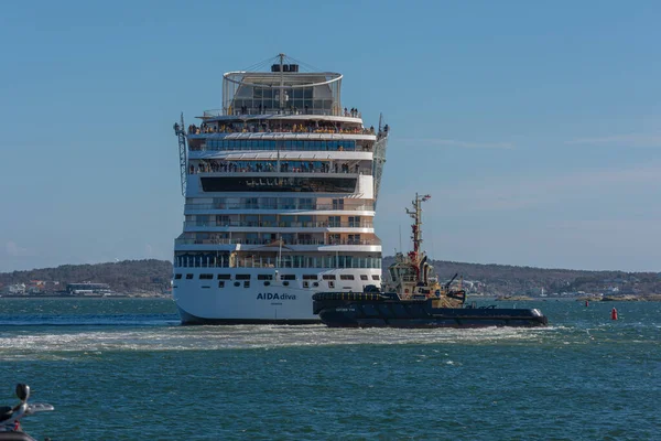 Gothenburg Sweden April 2022 Aidadiva Cruise Ship Leaving Port — Stock Photo, Image