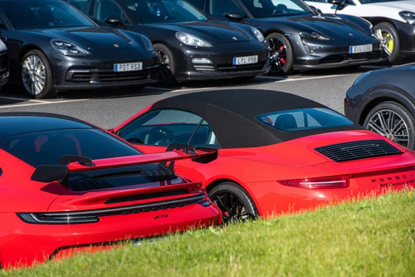 Nowe Porsche Sportowe Samochody Parkingu Salonie — Zdjęcie stockowe