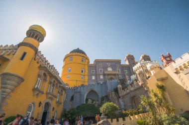 Sintra, Portekiz - 23 Temmuz 2016: Park e Palcio Nacional da Pena.