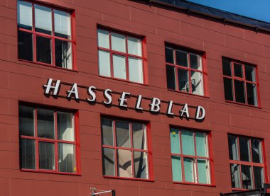 Göteborg, İsveç - 29 Nisan 2019: Fotoğraf şirketi Hasselblad 'ın logosu İsveç' in Göteborg şehrinde yer alıyor..