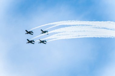 Gothenburg, İsveç - 29 Ağustos 2009: SK 60, Saab 105, İsveç Hava Kuvvetleri 60 ekibi tarafından Goteborg Aero Show 'da uçuruldu.