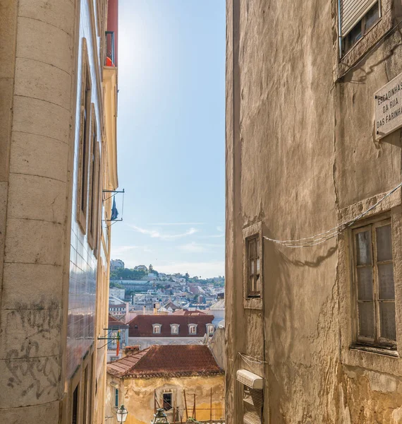 Lisboa Portugália Július 2016 Kilátás Tető Tetejére Egy Szűk Utcából — Stock Fotó