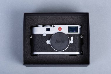 Göteborg, İsveç - Haziran 2019: Leica M10 gümüş kutusunda.