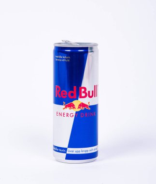 Göteborg, İsveç - Haziran 2019: Red Bull enerji içeceği.