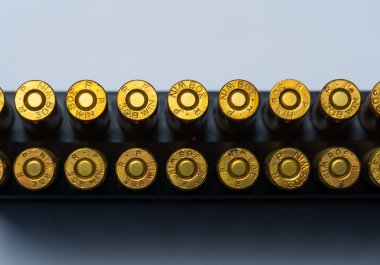 Göteborg, İsveç - Temmuz 2019: Remington 308 RP fişek yığını.