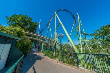 Gothenburg, İsveç - 15 Haziran 2014: Liseberg lunaparkındaki roller coaster Helix.