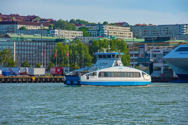 Gotemburgo Suecia Junio 2019 Ferry Alvfrida Cruzando Río Lindholmen Stenpiren —  Fotos de Stock