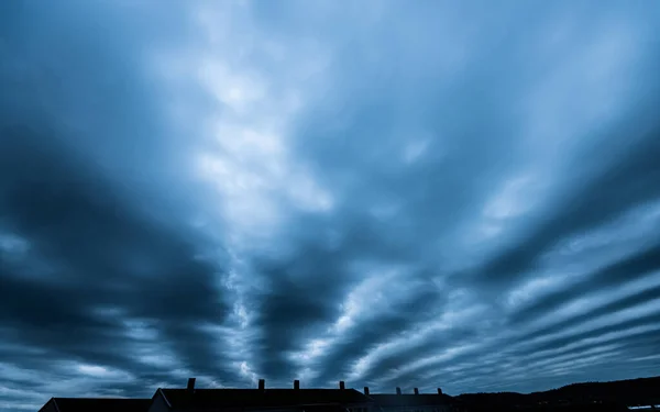 Restanten Van Rollende Arcus Wolken — Stockfoto