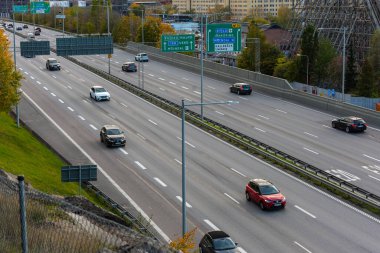 Göteborg 'a giden E6 otoyolunda trafik var...