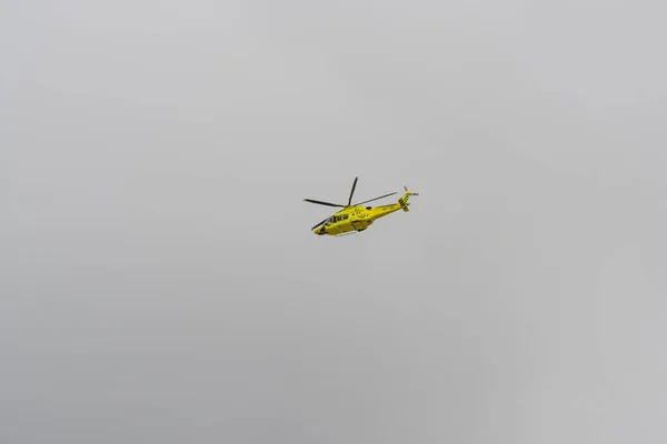 Helikopter Ratunkowy Wysoko Niebie — Zdjęcie stockowe