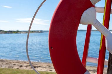 Sahildeki bir şamandıranın ayrıntıları..