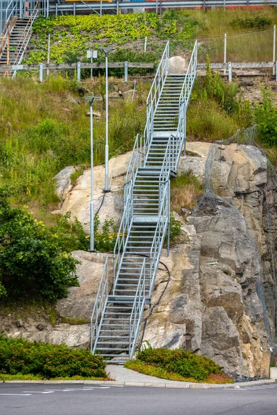 Lange Metalltreppe Eine Klippe Hinauf — Stockfoto