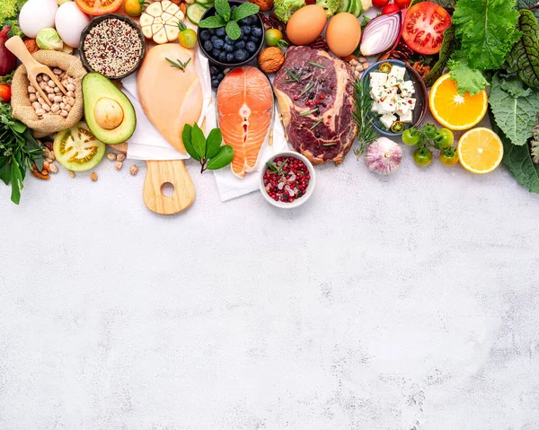 Ketogén Alacsony Szénhidráttartalmú Étrend Koncepció Hozzávalók Egészséges Élelmiszerek Kiválasztásához Fehér — Stock Fotó