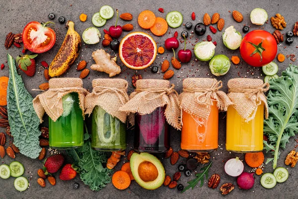 Colourful Healthy Smoothies Juices Bottles Fresh Tropical Fruit Superfoods Dark — Stock Photo, Image