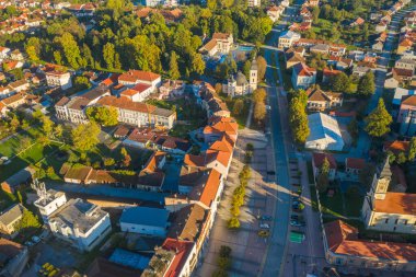 Daruvar, Slavonya ve Hırvatistan 'ın panoramik insansız hava aracı görüntüsü