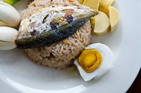 Tay Yapıştır pirinç ile karıştırdı.