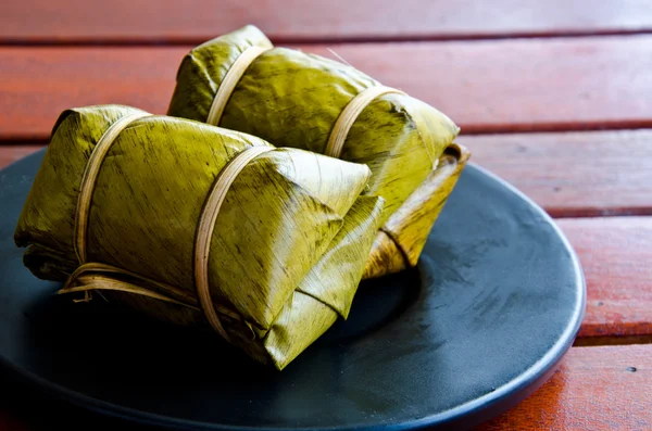 yapışkan pirinç ve muz olduğunu Tay tatlı